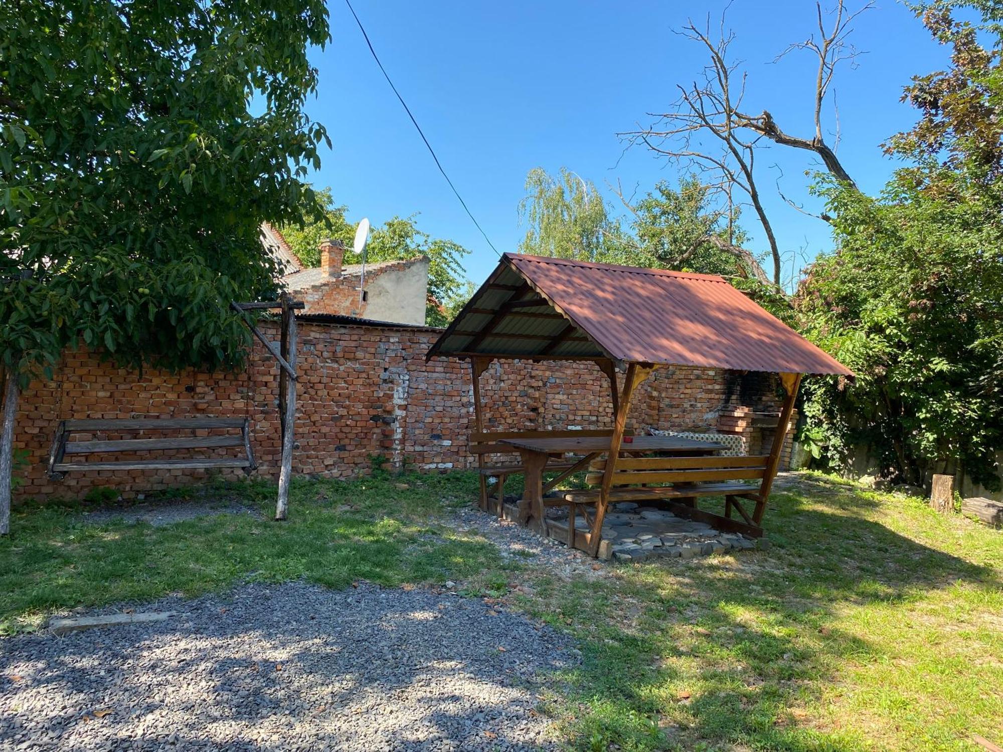 Будинок Для Відпочинку Патріція Beregovo Exterior foto